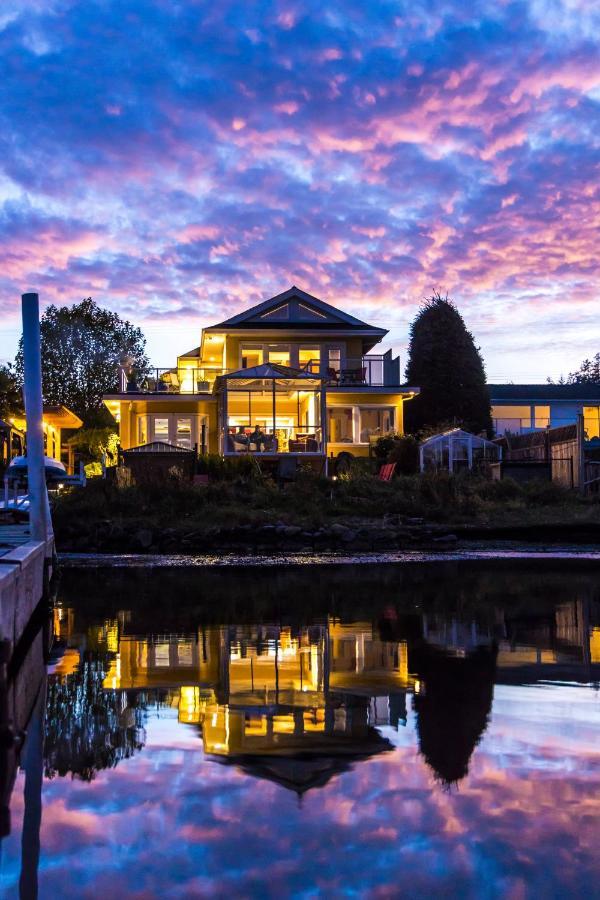 Birds Of A Feather Victoria Oceanfront Studio Suites Colwood Luaran gambar