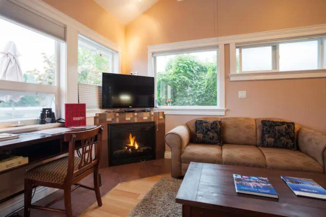 Birds Of A Feather Victoria Oceanfront Studio Suites Colwood Luaran gambar
