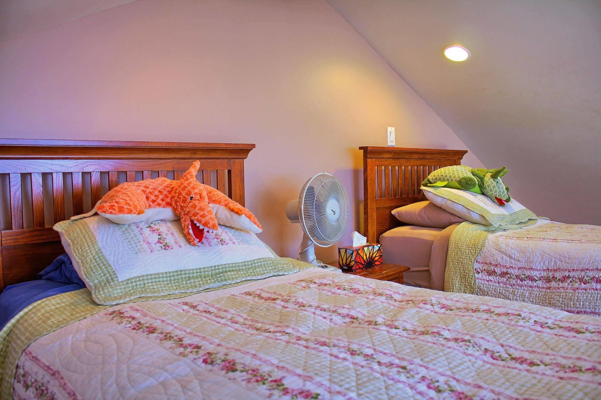 Birds Of A Feather Victoria Oceanfront Studio Suites Colwood Luaran gambar