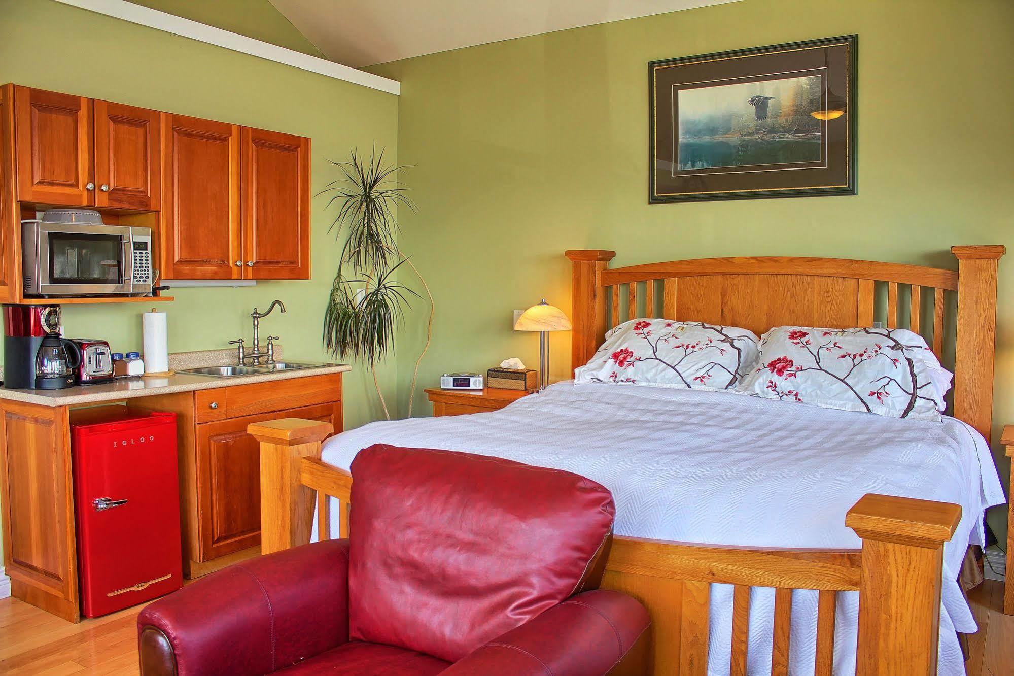 Birds Of A Feather Victoria Oceanfront Studio Suites Colwood Luaran gambar